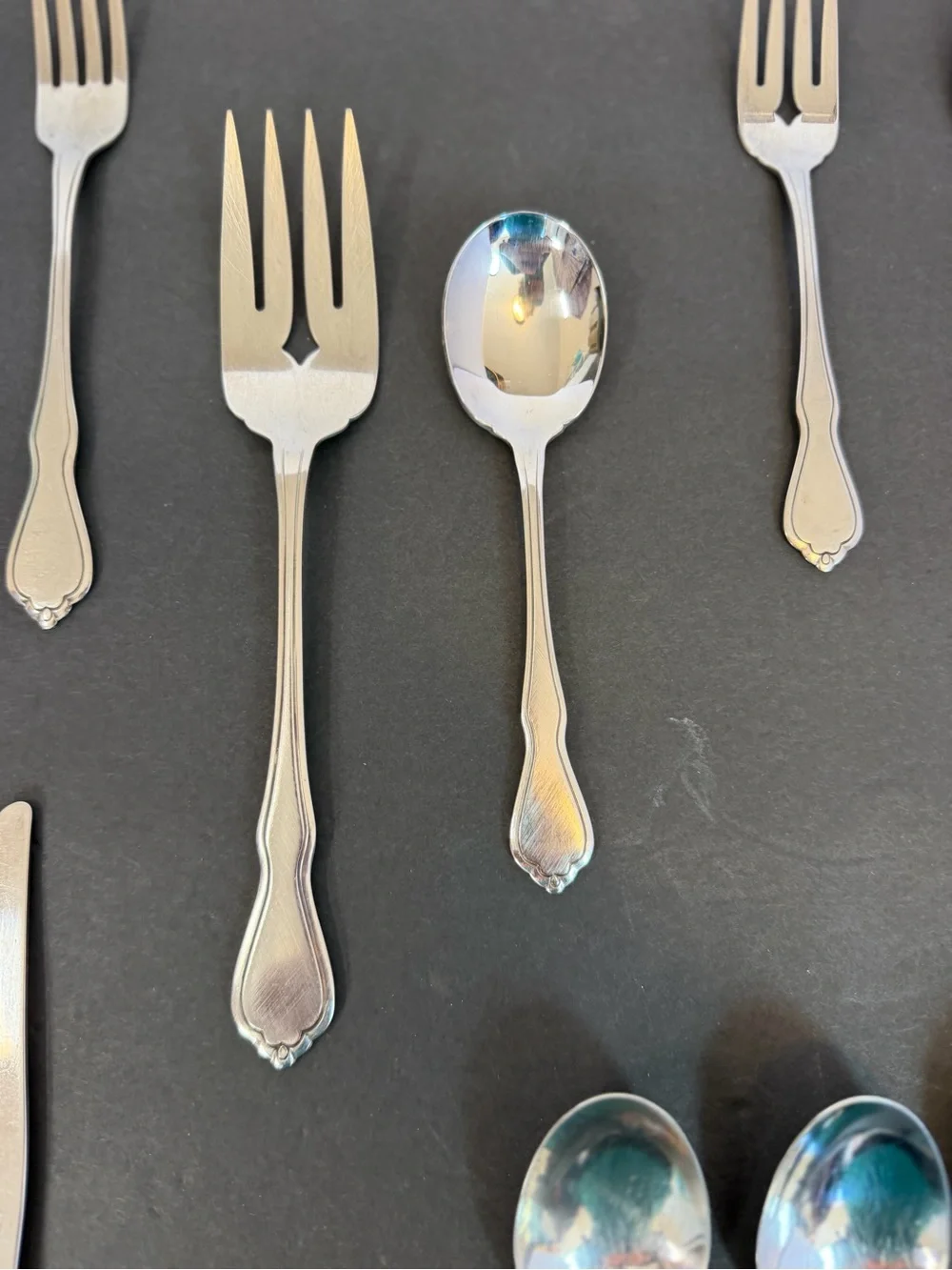 Oneida SSS Trinity Stainless Flatware 24 Pc. Set